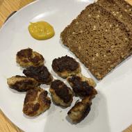 Frikadeller og rugbrød er godt